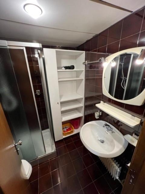 马里尔伊瓦Residenza Albare公寓式酒店 外观 照片